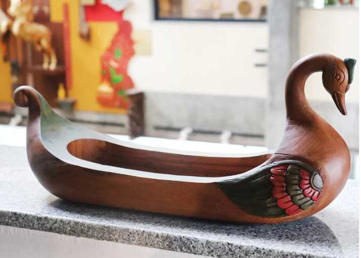 Swan Boat Decor 18 Inch Swan Boat Décor 18 Inch - Handcrafted Resin Showpiece for Home and Office Decor